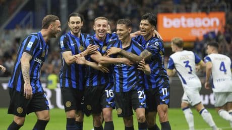 Inter zirve takibini sürdürdü