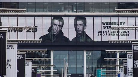 Mann stürzt bei Oasis-Konzert im Londoner Wembley-Stadion und stirbt