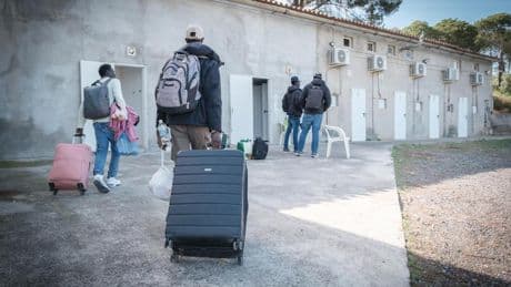 El albergue de temporeros de la fruta en Seròs arranca con pocos huéspedes