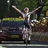 La Française Maeva Squiban double la mise en solitaire et remporte la 7e étape du Tour de France femmes, Kim Le Court sauve son maillot jaune