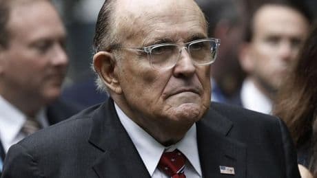 El exalcalde de Nueva York Rudolph Giuliani, hospitalizado tras sufrir un accidente de tráfico