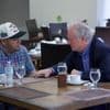 Le sénateur Chris Van Hollen rencontre un Salvadorien expulsé à tort par l’administration Trump