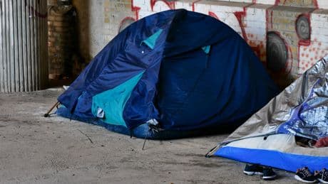 Plus de 850 personnes décèdent dans la rue en 2024, un chiffre en hausse