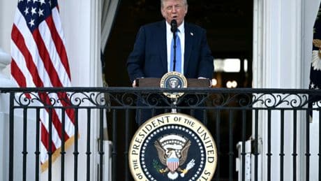 Donald Trump interdit l'entrée aux Etats-Unis à douze pays