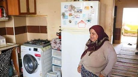 Yıkılacak binada bir başına kaldı! 65 yaşındaki Dudu Teyze sokakta kalma tehlikesiyle karşı karşıya