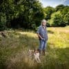 Niets gehoord, niets gezien: herder Mieke blijft verdwaasd achter na bizarre verdwijning van 39 schapen