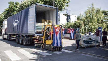 Un conteneur d’aide médicale envoyé par le PCF à Cuba, dramatiquement affaiblie après le renforcement du blocus