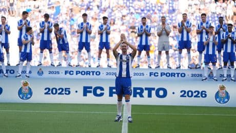 Porto, Hollandalı golcü Luuk de Jong'u renklerine bağladı