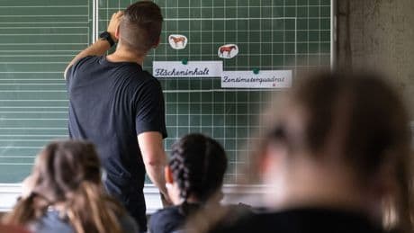 Ökonom fordert: Beamte sollen fünfeinhalb Jahre länger arbeiten