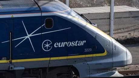 BREAKING: Eurostar chaos LIVE: Passengers stuck on London train with 'lack of air' and 'no electric'