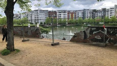 Vergessen im Behörden-Dschungel: Die kaputte Mauer am Engelbecken
