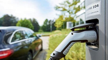 Política y fiscalidad aumentan la brecha de la electrificación en la automoción europea