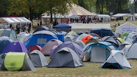 Protestcamp in Köln gegen Rheinmetall – Neue Munitionsfabrik in Niedersachsen eröffnet