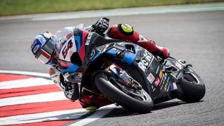 Toprak Razgatlıoğlu, Superbike Macaristan ayağının ilk yarışını kazandı