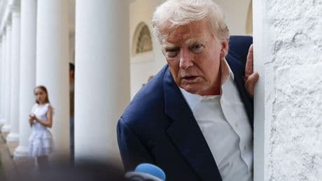 Trump suspende la excepción de aranceles a envíos comerciales de bajo costo a nivel global