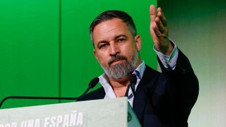 Abascal asegura que el problema de España "es la traición del PSOE y la estafa del PP"