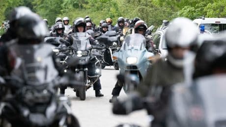 Prorussische Biker - „Nachtwölfe“ sagen „Siegesfahrt“ durch Berlin ab