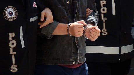 Kendilerini MİT görevlisi olarak tanıtıp 7 milyon lira vurgun yaptılar