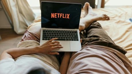 Ver Netlix sin publicidad es, desde ahora, mucho más caro: la plataforma elimina su plan más barato sin anuncios