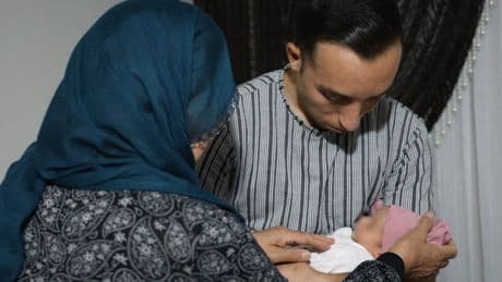 Hastanede akılalmaz 'bebek' olayı... "Bize benzemiyor" dedi, dinlemediler!