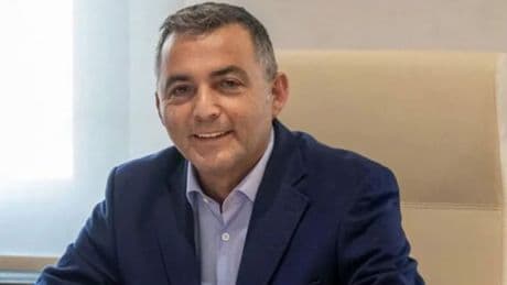 Tutuklu başkanın maaşını kestiler