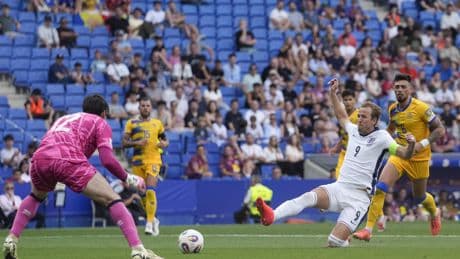 Engeland ontsnapt aan blamage bij voetbaldwerg Andorra