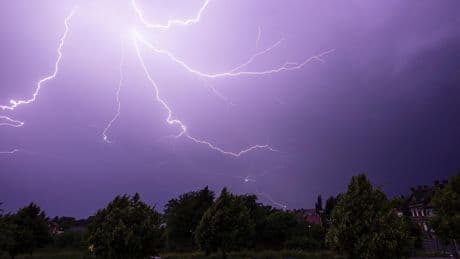 Météo : 47 départements en vigilance orange, renforcement des orages en début d’après-midi