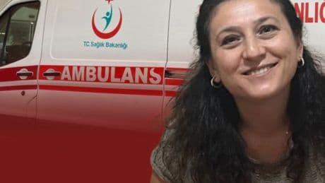 Akılalmaz ölüm! Kapısı açık minibüsten düştü!