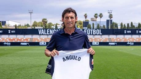 Angulo seguirá al frente del Valencia Mestalla dos temporadas más