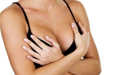 Los implantes de pecho podrían aumentar el riesgo de enfermedad cardíaca, según un nuevo estudio