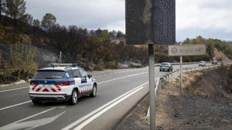 Muere un bombero en la extinción del incendio del sur de Tarragona