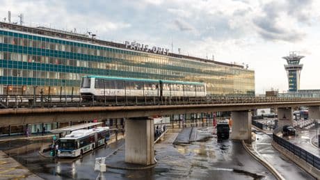 Aéroport de Paris-Orly : la totalité des vols assurée dès mardi, selon la DGAC