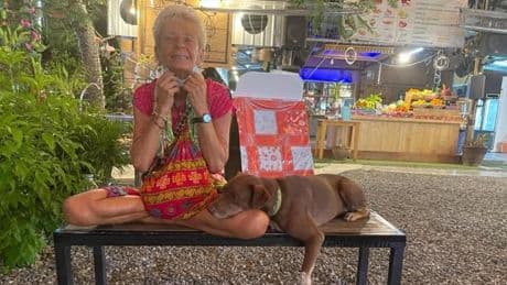 Mati Muñoz, la yogui y exazafata de 72 años de Ferrol que lleva 55 días desaparecida en Lombok: 'Debió confiarse, era muy buena'