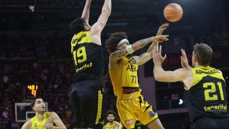 73-77: El AEK niega el bronce europeo a La Laguna Tenerife