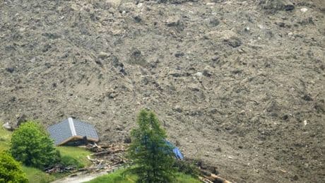 „Das Unvorstellbare ist eingetroffen“ – Gletschersturz begräbt Dorf im Wallis