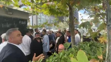 CHP'li şahıstan utandıran sözler! Şehit iki polisimizi hatırlattı: Daha kendinizi koruyamıyorsunuz, buraya gelmişsiniz!