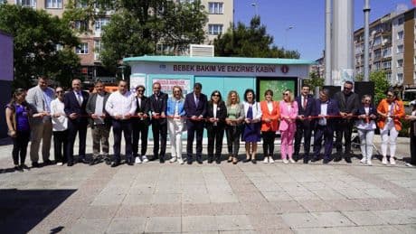Belediyeden kadınların hayatını kolaylaştıran proje: Bebek bakım ve emzirme kabinleri, kamusal alanlarda hizmete sunuldu