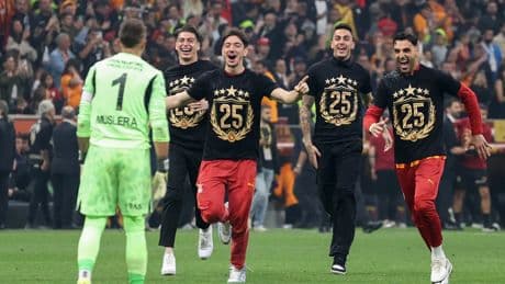 Galatasaray'dan şampiyonluk sonrası peş peşe paylaşımlar: Fenerbahçe ve Beşiktaş'a göndermede bulundu!