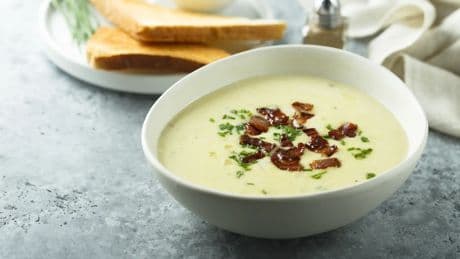 Crema de guisantes con crujiente de jamón en Thermomix