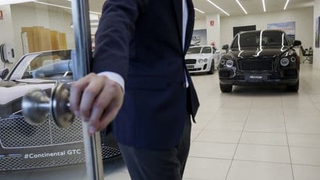 La compra de coches se reinventa: entre la inteligencia artificial y el trato humano