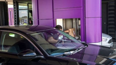 „18.000 Becher Wasser“ - KI-Stimme bringt Fastfood-Kunden auf die Palme