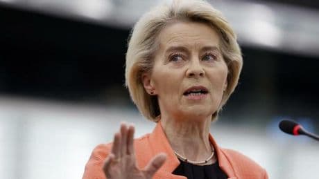 Von der Leyen e il caso vaccini: «Una mozione di sfiducia chiesta dagli amici di Putin»