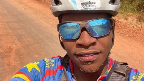 De Goma en RDC au Cap en Afrique du Sud, l’odyssée d’un jeune Congolais qui pédale pour la paix