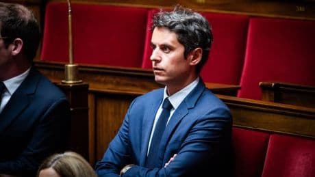 Gabriel Attal souhaite organiser une convention sur la légalisation de la GPA, mesure à laquelle Emmanuel Macron est opposé