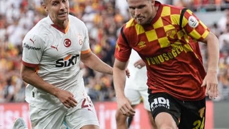 Göztepeli Nielsen ülkesine döndü!
