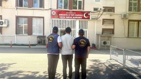 Amasya’da 10 yıl hapis cezası bulunan hükümlü yakalandı