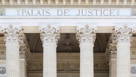 Il veut punir son fils de 6 ans en l’abandonnant en forêt le soir d’Halloween, un père condamné à de la prison avec sursis
