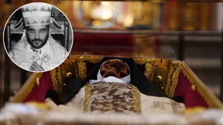 El día de furia en Alba de Tormes: se cumplen 43 años del intento de linchamiento del &quot;falso papa&quot; Clemente por insultar a Santa Teresa