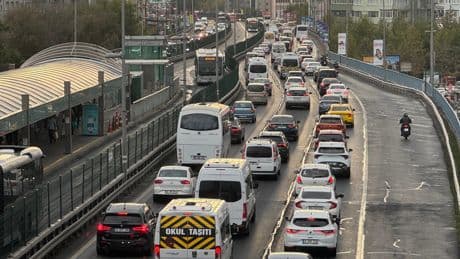 İstanbul'da yeni eğitim öğretim yılının ilk gününde trafik yoğunluğu