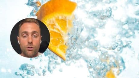 Enol Sierra, experto en diabetes: “El agua con gas con una rodajita de limón es la mejor bebida refrescante para las personas diabéticas, tiene más minerales y potasio”